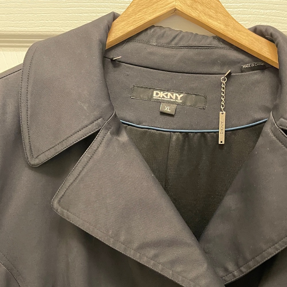 Vintage DKNY Women's Elegant Black Trench Coat - Picture 2 of 9